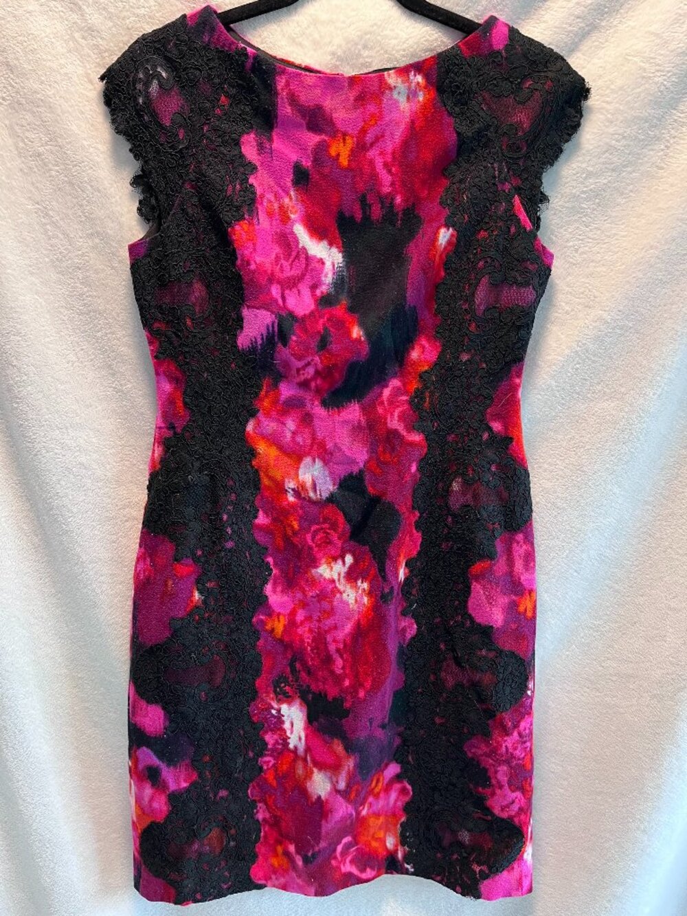 Maggy London Abstract Floral Sheath Dress Lace Appliqué Size 6